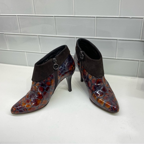 Donald J Pliner Rula Ankle Zip Bootie Brown Patent Leather/Suede Sz 6 1/2 - Picture 2 of 15